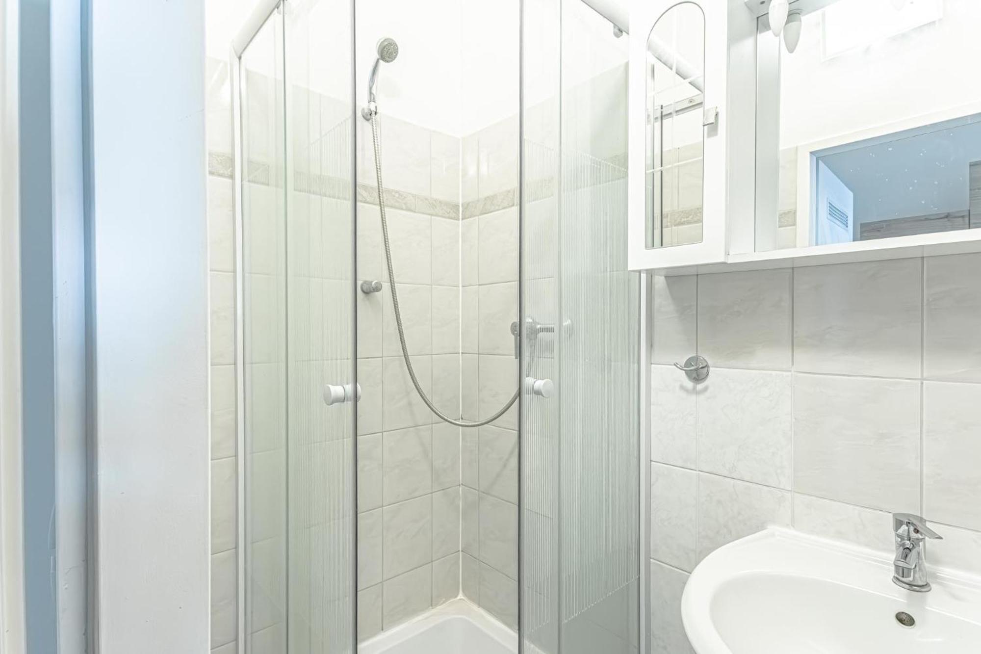 Explore Vienna 2Br And 1Lr Retreat Near Westbahnhof المظهر الخارجي الصورة